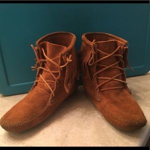 Minnetonka Tramper Boot